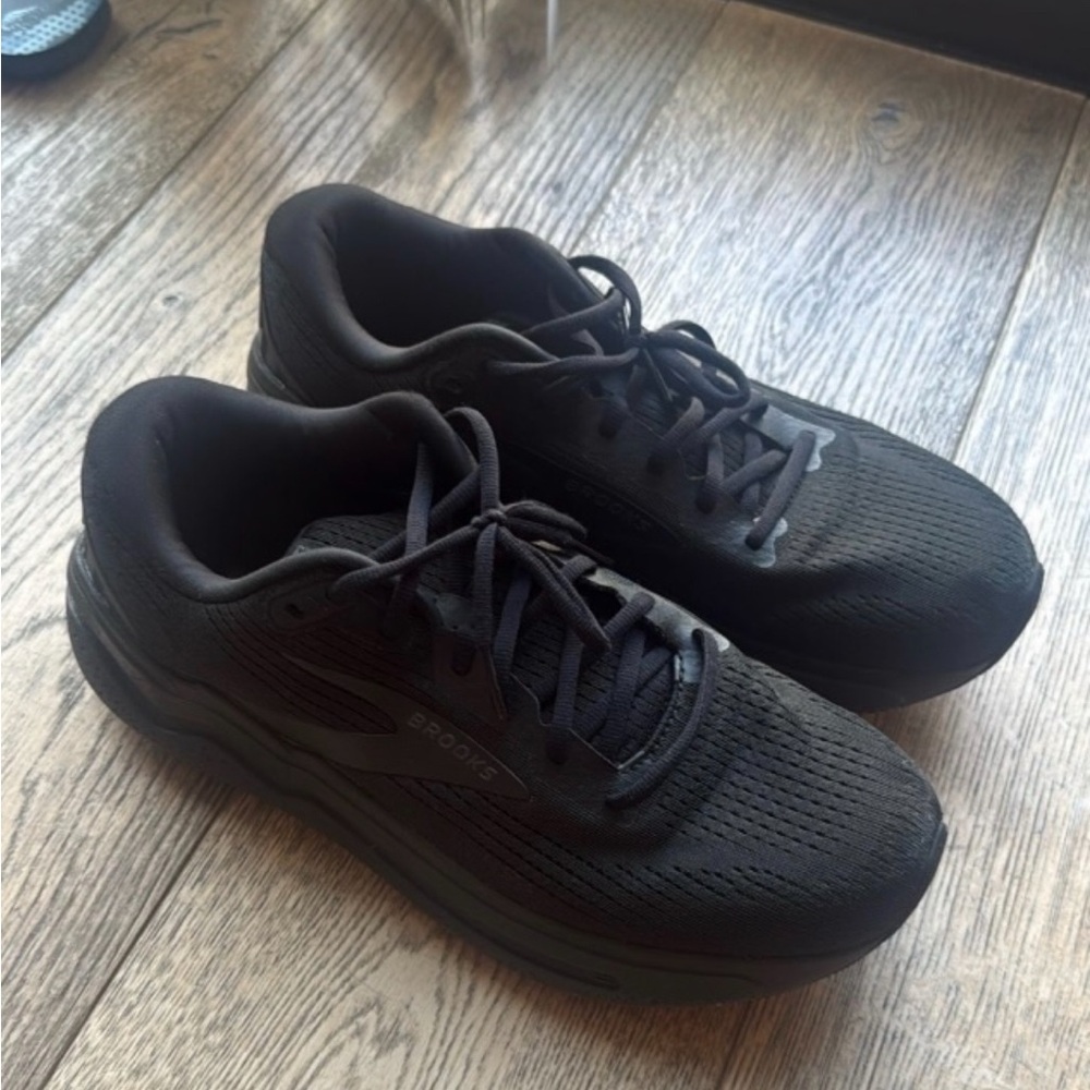 Men’s Brooks Ghost Max 2 Orthotic Sneakers